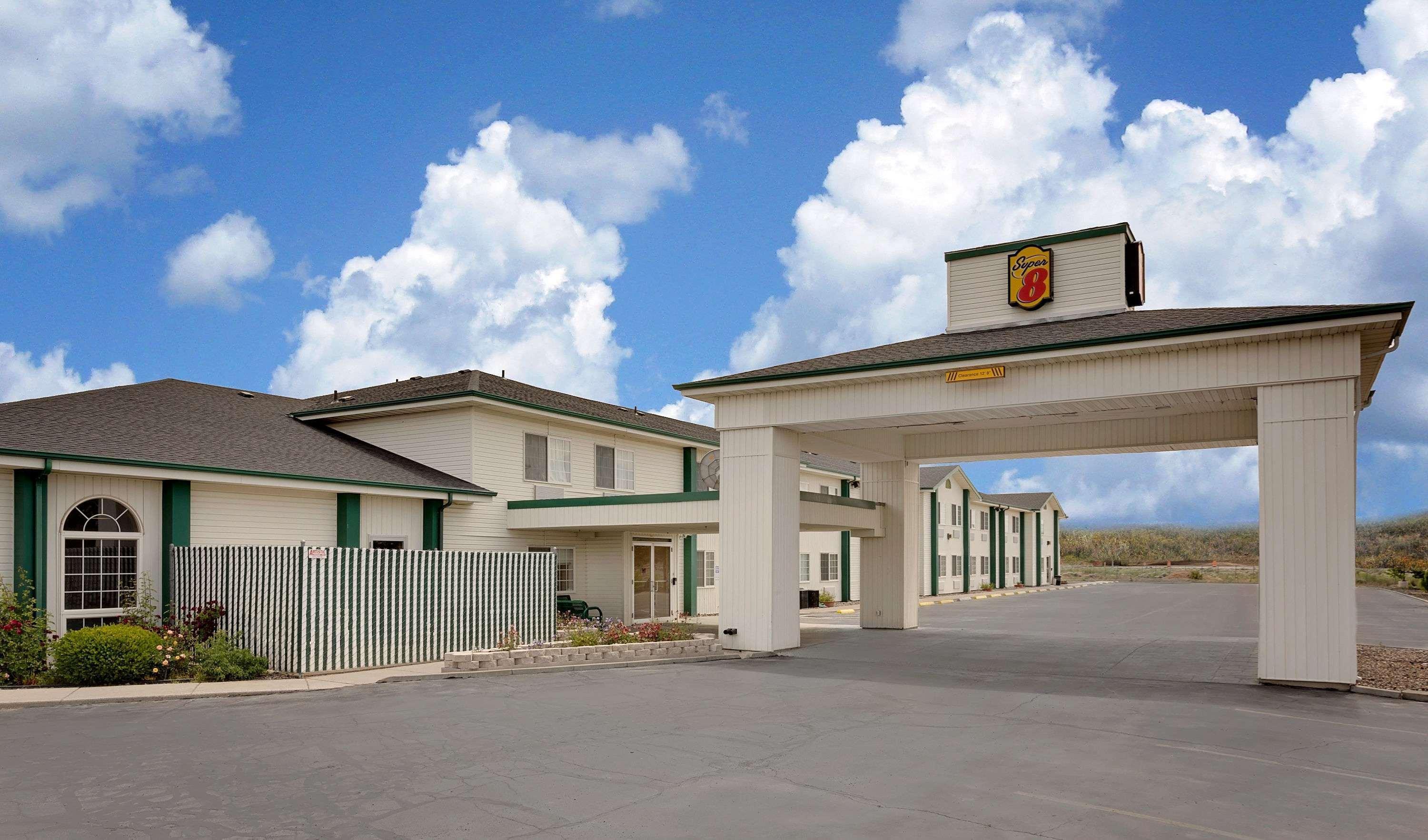 Super 8 By Wyndham Battle Mountain Hotel Exterior foto